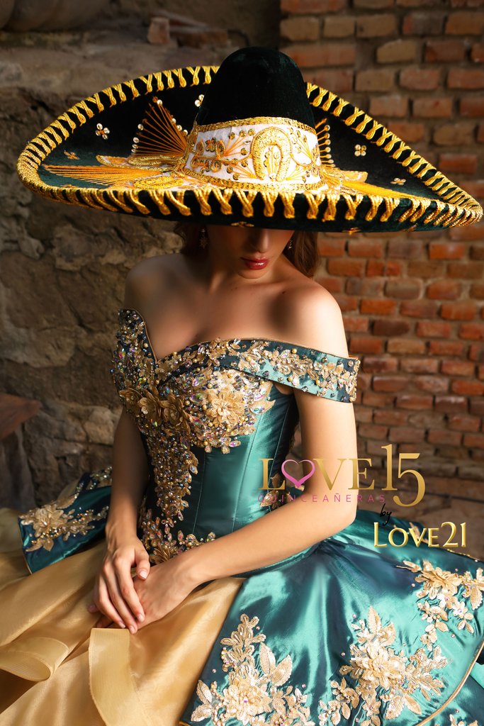 Vestido Mexicano para Quinceañera Tono Verde Esmeralda Tipo Charro