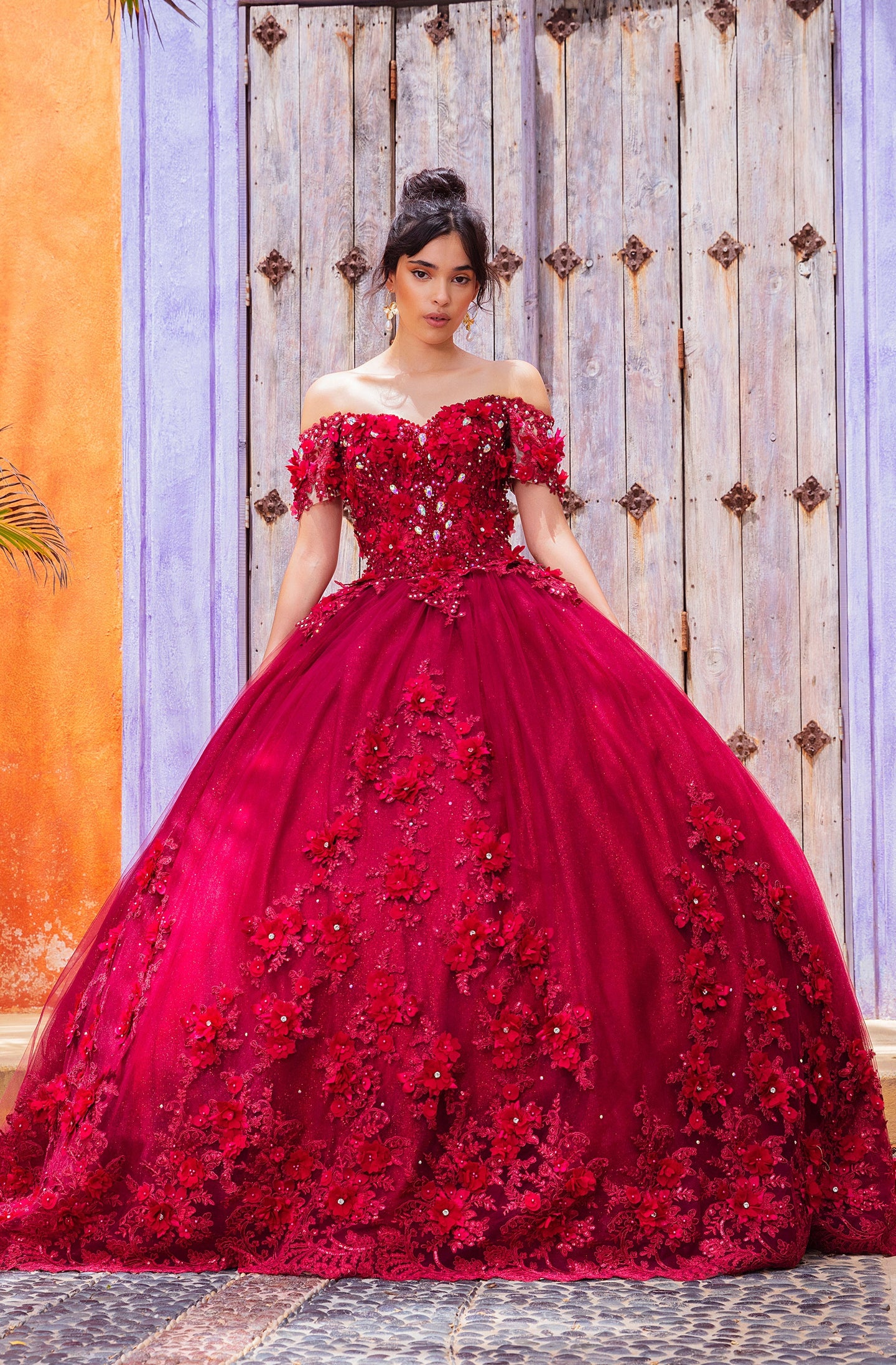 Vestido de Quince Años  Rojo con Manguita caída  para Quinceañera..