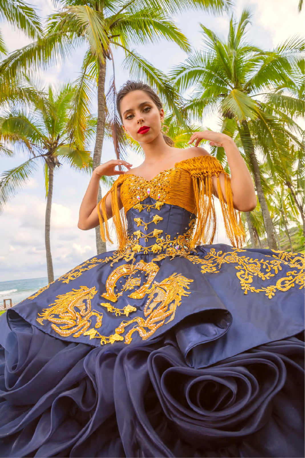 Vestido Mexicano Azul Rey con Dorado para Quinceañera