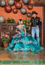 Cargar imagen en el visor de la galería, Vestido Mexicano Verde Esmeralda para Quinceañera. Ultima  pieza talla 9 50+10% OFF
