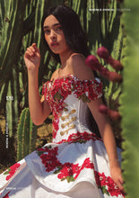 Cargar imagen en el visor de la galería, Vestido Charro para XV  Blanco con Flores Rojas o Negro con Flores Rojas
