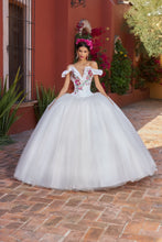 Cargar imagen en el visor de la galería, Hermoso Vestido Blanco para Quinceañera Tipo Mexicano
