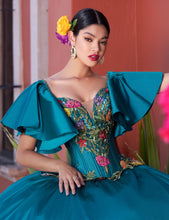 Cargar imagen en el visor de la galería, Hermoso Vestido Jade tipo Mexicano para tu Quinceañera
