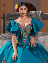 Cargar imagen en el visor de la galería, Hermoso Vestido Jade tipo Mexicano para tu Quinceañera
